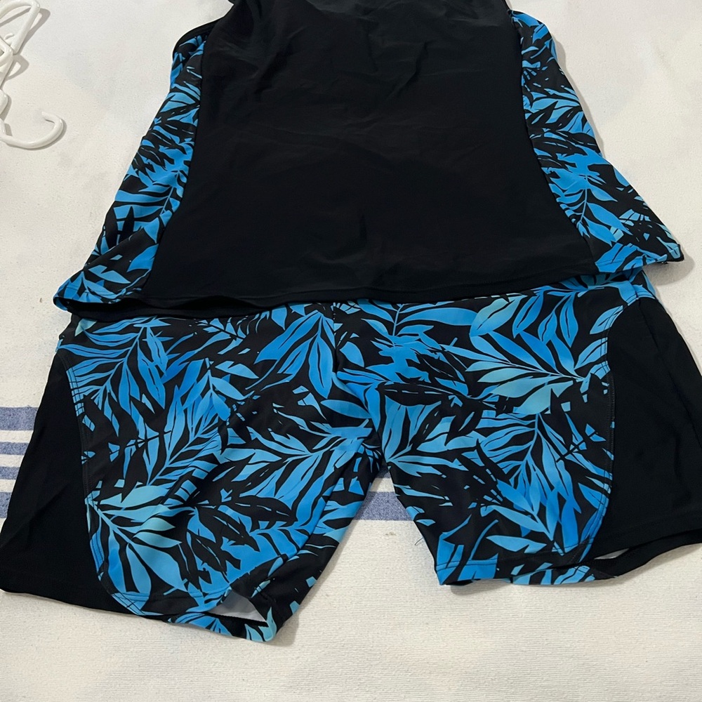 Swimsuits For All Black and Blue Leaf Print Swim Set